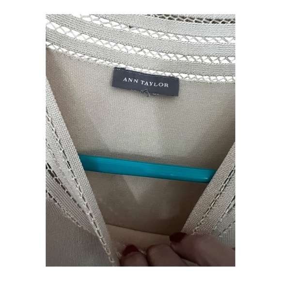 Ann Taylor Beige Silk Blend sleeveless top sz S - Picture 5 of 5